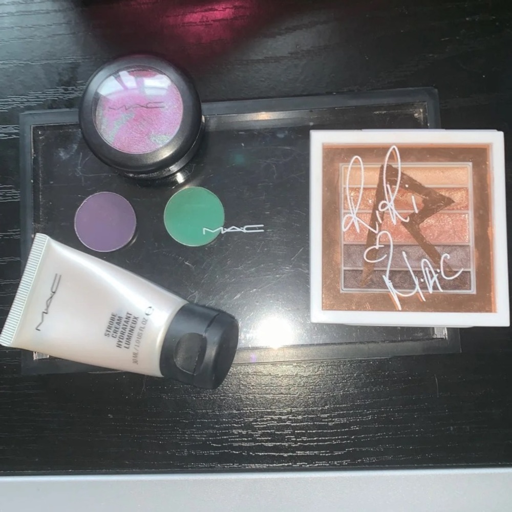 High end makeup bundle - Picture 5 of 5